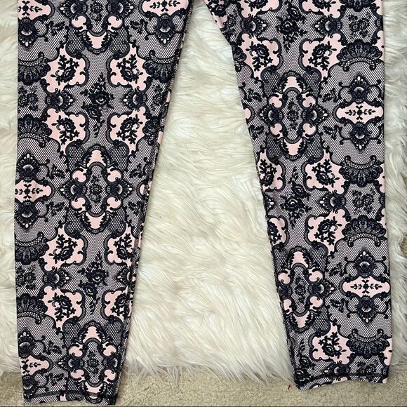 Fabletics High-Waist Printed PowerHold 7/8 Legging - Picture 4 of 9